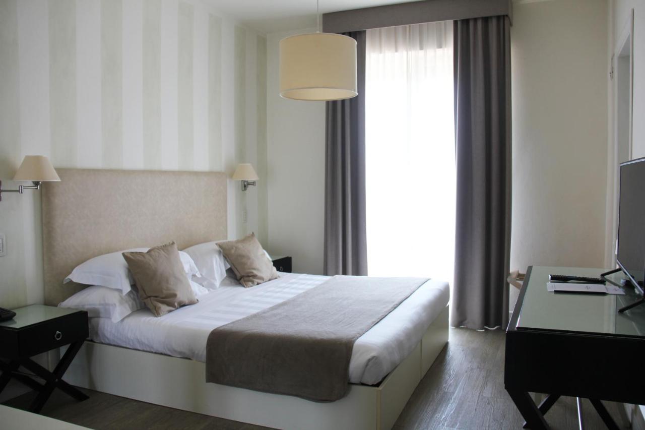 Hotel Bijou Forte dei Marmi Bagian luar foto