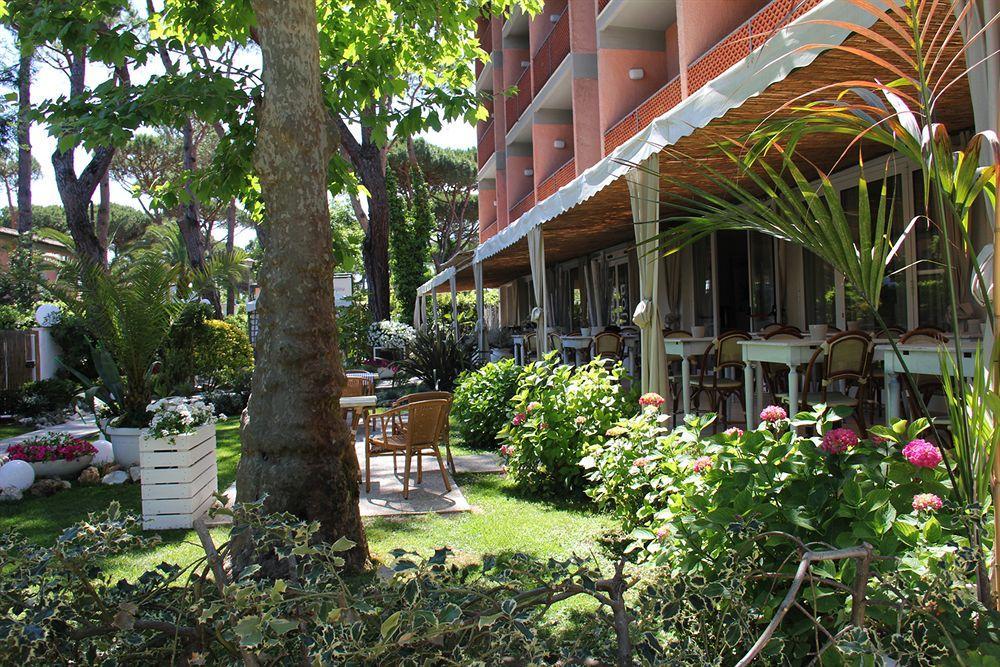 Hotel Bijou Forte dei Marmi Bagian luar foto